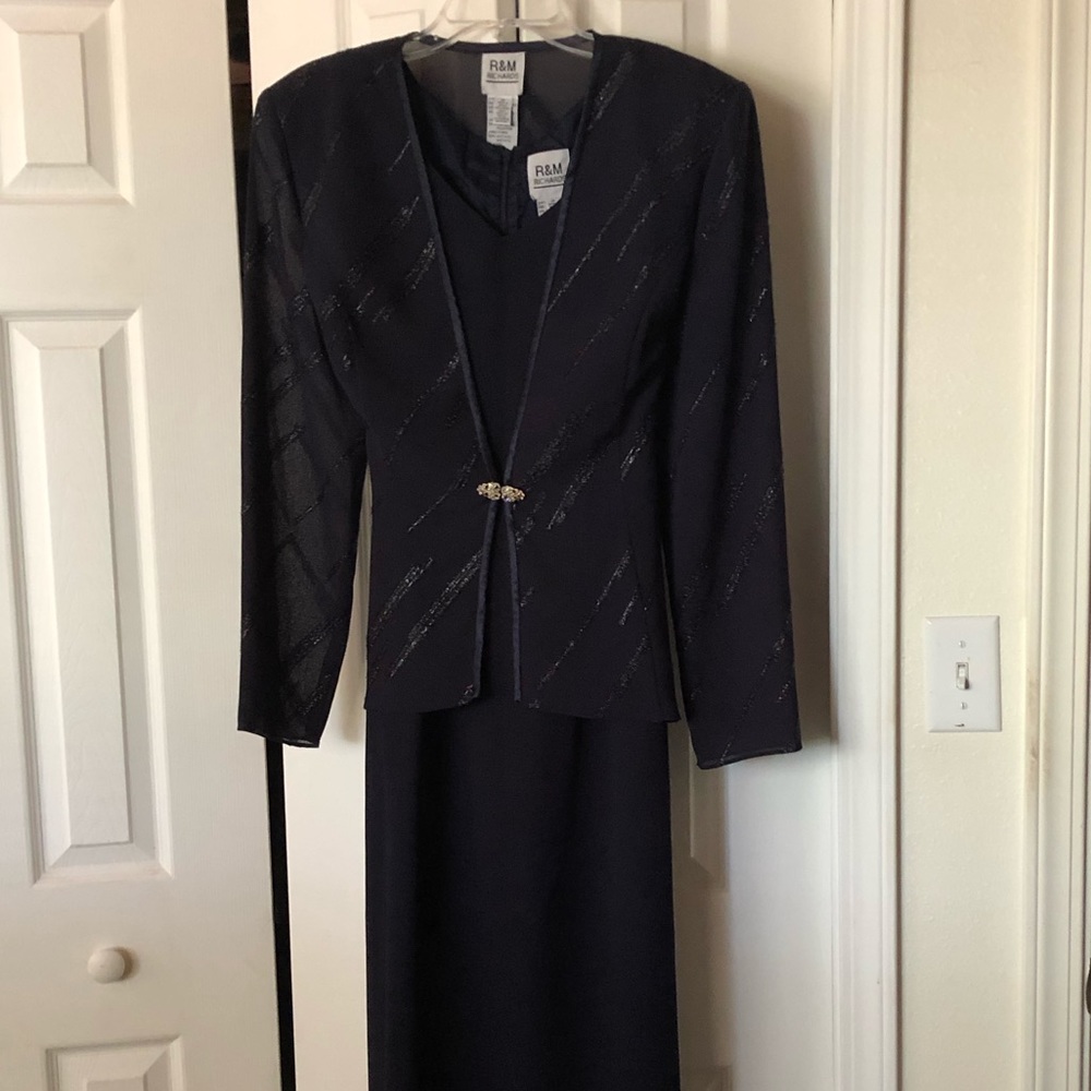 R&M Richards long 2 pc dress